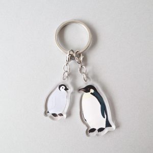 ペンギン親子の二連キーホルダーです。