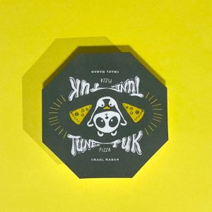 パンダとペンギンが営むピザ屋さん。TUNE TUK PIZZA(トゥントゥクピザ)のステッカーです。