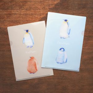 A5サイズのクリアファイル。エンペラー・キングペンギンで裏表になっています